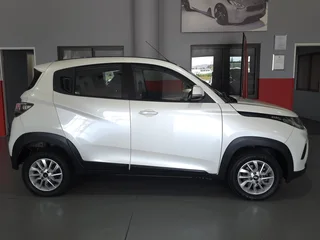 2018 Mahindra KUV 100 1.2 K6&#43; NXT – petrol manual crossover – FSH, 1 owner – Brackenfell