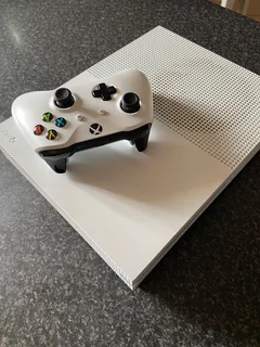 Xbox One S &#43; Controller