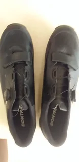 Like new Bontrager cycling shoes