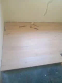 Brick 隣 Tiling & plastering etc