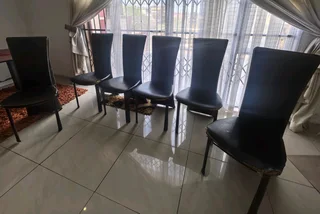 6 seater Dinning room set