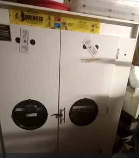 Incubator/ Hatcher Combo machine