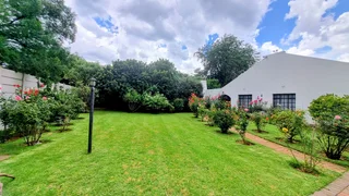 Exquisite 4-Bedroom Home with Endless Amenities and Breathtaking Gardens in Sonlandpark