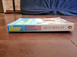 Going the distance (Kissing booth book 2) second hand book.