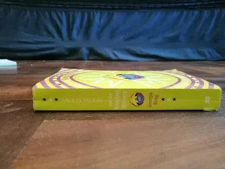 Molly Moon and the morphing mystery by Georgia Byng