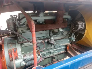 Perkins 354 6 cylinder engine