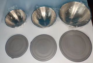 Stainless Steel Bowls with Lid. 3 piece & brand new