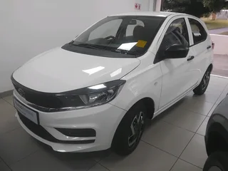 2025 tata tiago