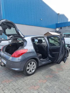 2008 Peugeot 308 Sedan