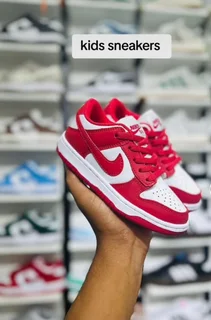 Sneakers - Ad posted by amuse