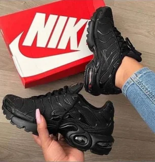 Sneakers - Ad posted by amuse