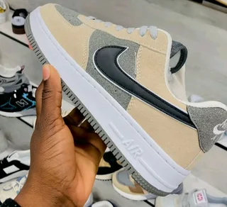 Sneakers - Ad posted by amuse