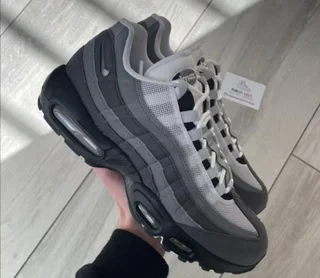 Sneakers - Ad posted by amuse