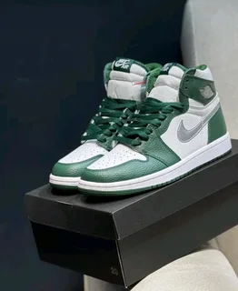 Sneakers - Ad posted by amuse