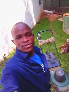 Good day I&#39;m looking for garden job