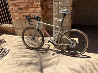 2025 Avalanche Dust gravel bike Large