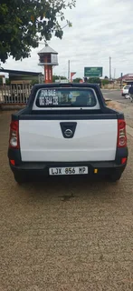 Nissan NP200
