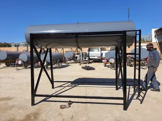 2000L Mild Steel Tank on Stand