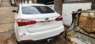KIA CERATO (2014) NOW STRIPPING FOR SPARES!