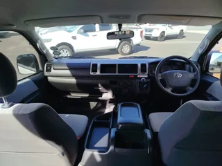 Toyota Quantum 2.5 D-4D 14-Seater Bus, White with 40808km, for sale!