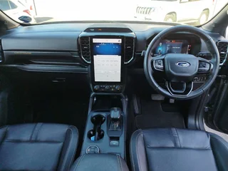 Ford Ranger MY23 3.0 V6 D Cab Wildtrak 4WD 10AT, Grey with 54000km, for sale!