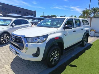 Toyota Hilux 2.4 GD-6 Raider 4X4, White with 60000km, for sale!