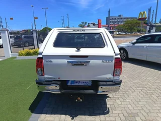 Toyota Hilux 2.4 GD-6 Raider 4X4, White with 60000km, for sale!