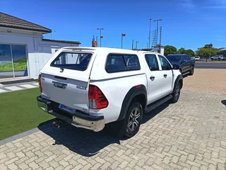 Toyota Hilux 2.4 GD-6 Raider 4X4, White with 60000km, for sale!