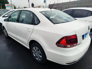 Volkswagen Polo Sedan 1.4i Trendline, White with 22000km, for sale!