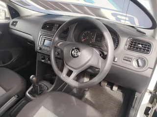 Volkswagen Polo Sedan 1.4i Trendline, White with 22000km, for sale!