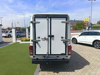 Isuzu D-Max 250 HO Fleetside (safety), White with 144000km, for sale!