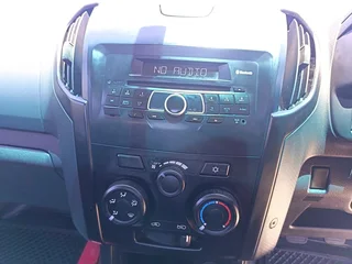 Isuzu D-Max 250 HO Hi-Rider 4x4, White with 161398km, for sale!