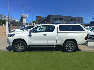 Toyota Hilux 2.8 GD-6 X/Cab 4x4 Raider, White with 217841km, for sale!
