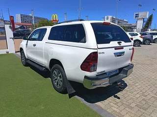 Toyota Hilux 2.8 GD-6 X/Cab 4x4 Raider, White with 217841km, for sale!