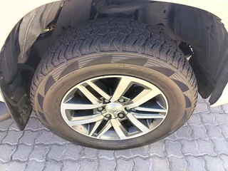 Toyota Hilux 2.8 GD-6 X/Cab 4x4 Raider, White with 217841km, for sale!