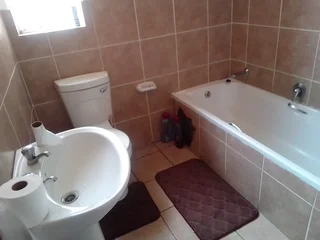 Room to rent in a 3 bedroom