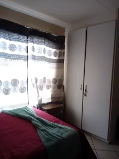Room to rent in a 3 bedroom