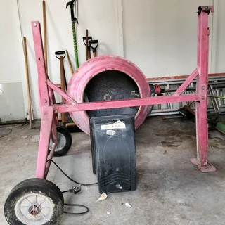 Concrete mixer 210 litre