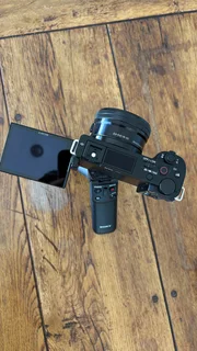 Sony ZV-E10 4K Vlogging Camera &#43; Sony Bluetooth Shooting Grip