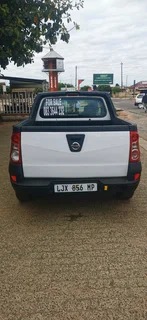 Nissan NP200