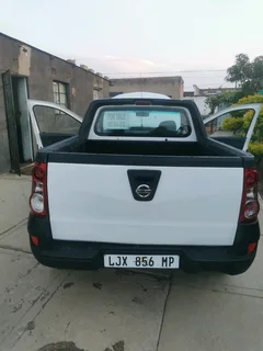 Nissan NP200