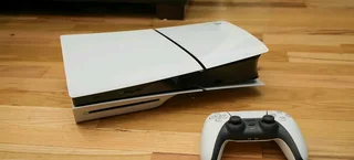 Playstation 5 Slim 1tb plus Sony pulse elite headset