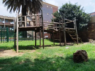 To Rent  a 257m² of Family-Friendly Living - 4 Bed 2 Bath in a Secure Complex