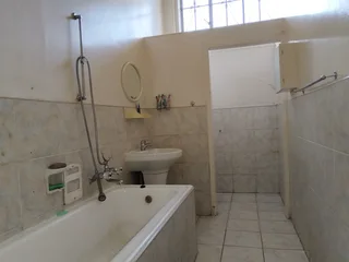 To Rent  a 257m² of Family-Friendly Living - 4 Bed 2 Bath in a Secure Complex