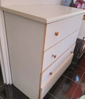 Chest of Drawer