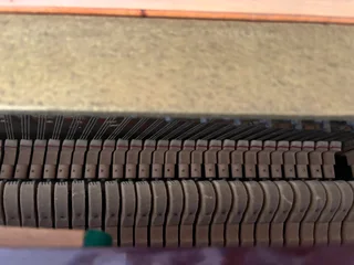 Rippen Upright Piano – Mahogany Finish