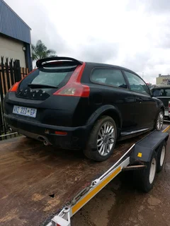 VOLVO C30 2009 MODEL CAR PARTS AVAILABLE CALL / APP 072 9566120