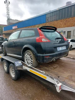 VOLVO C30 2009 MODEL CAR PARTS AVAILABLE CALL / APP 072 9566120