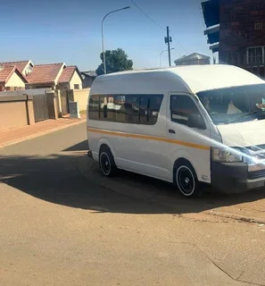 White Toyota Quantum 2.5 D-4D 10-Seater Bus with 369000km available now!