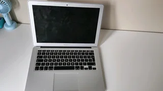 Apple Mac book air 13